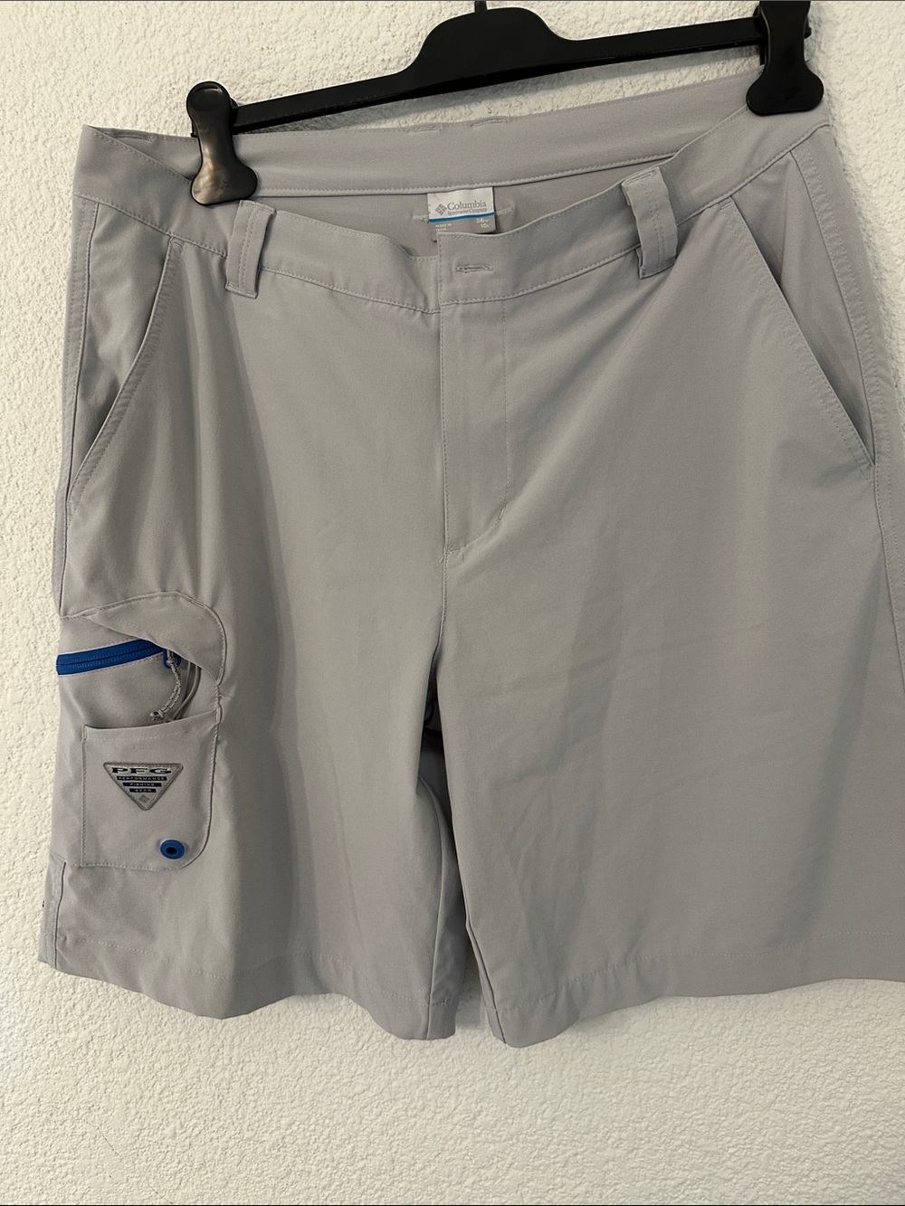 Columbia Light Gray Outdoor Utility Shorts with Blue Trim